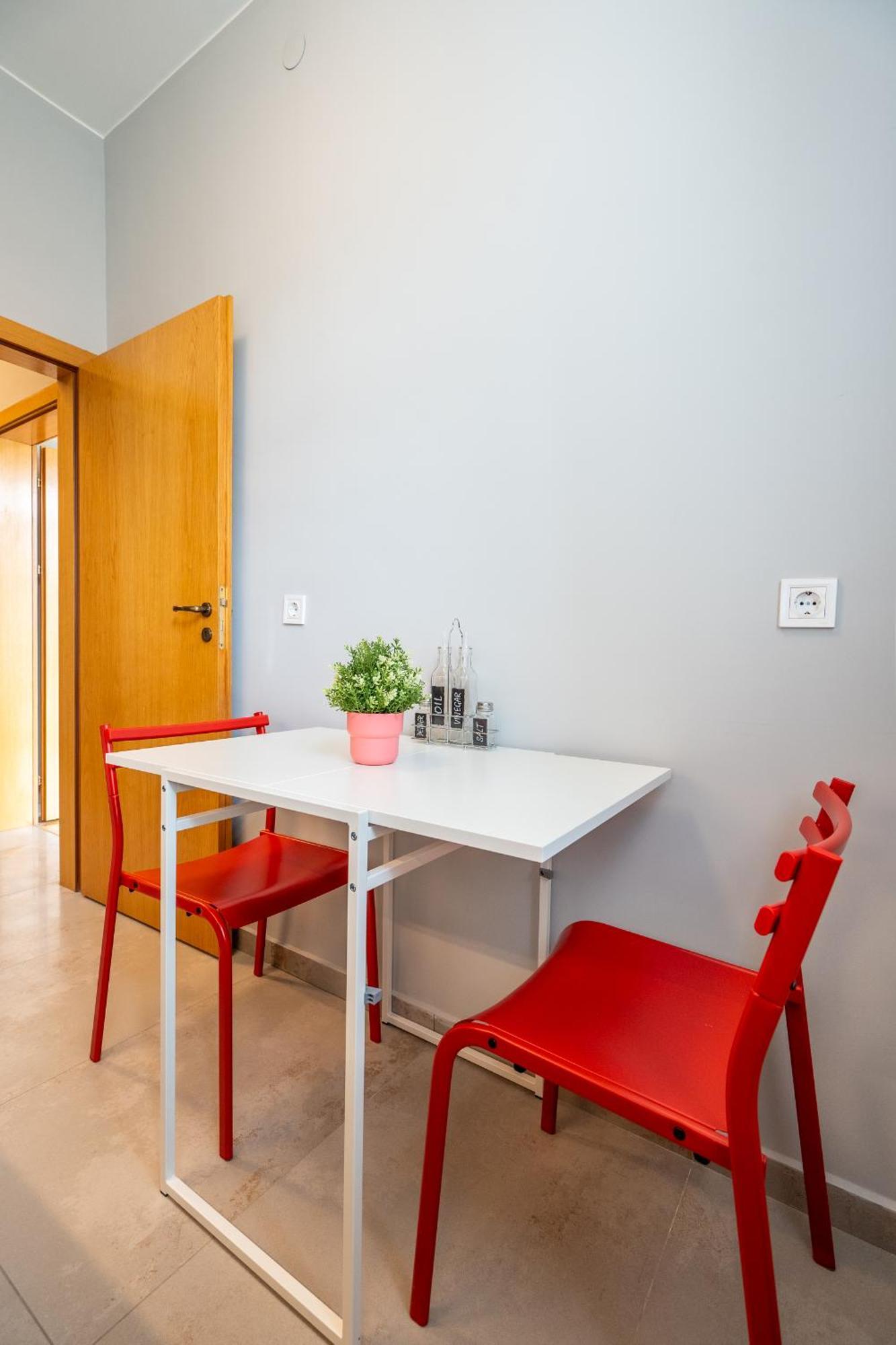 Downtown Apartment Eymi София Екстериор снимка