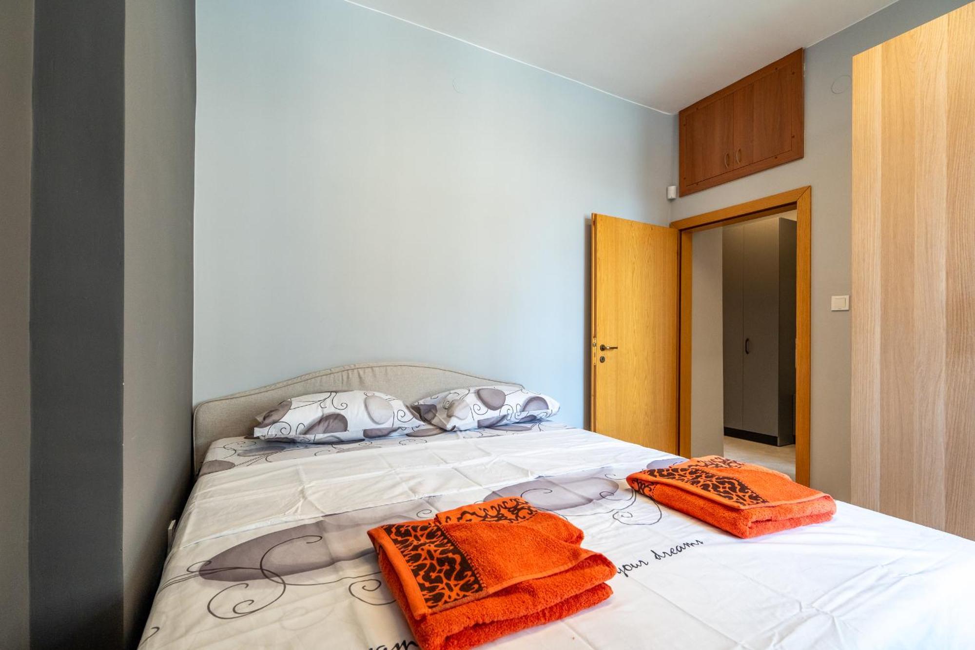 Downtown Apartment Eymi София Екстериор снимка