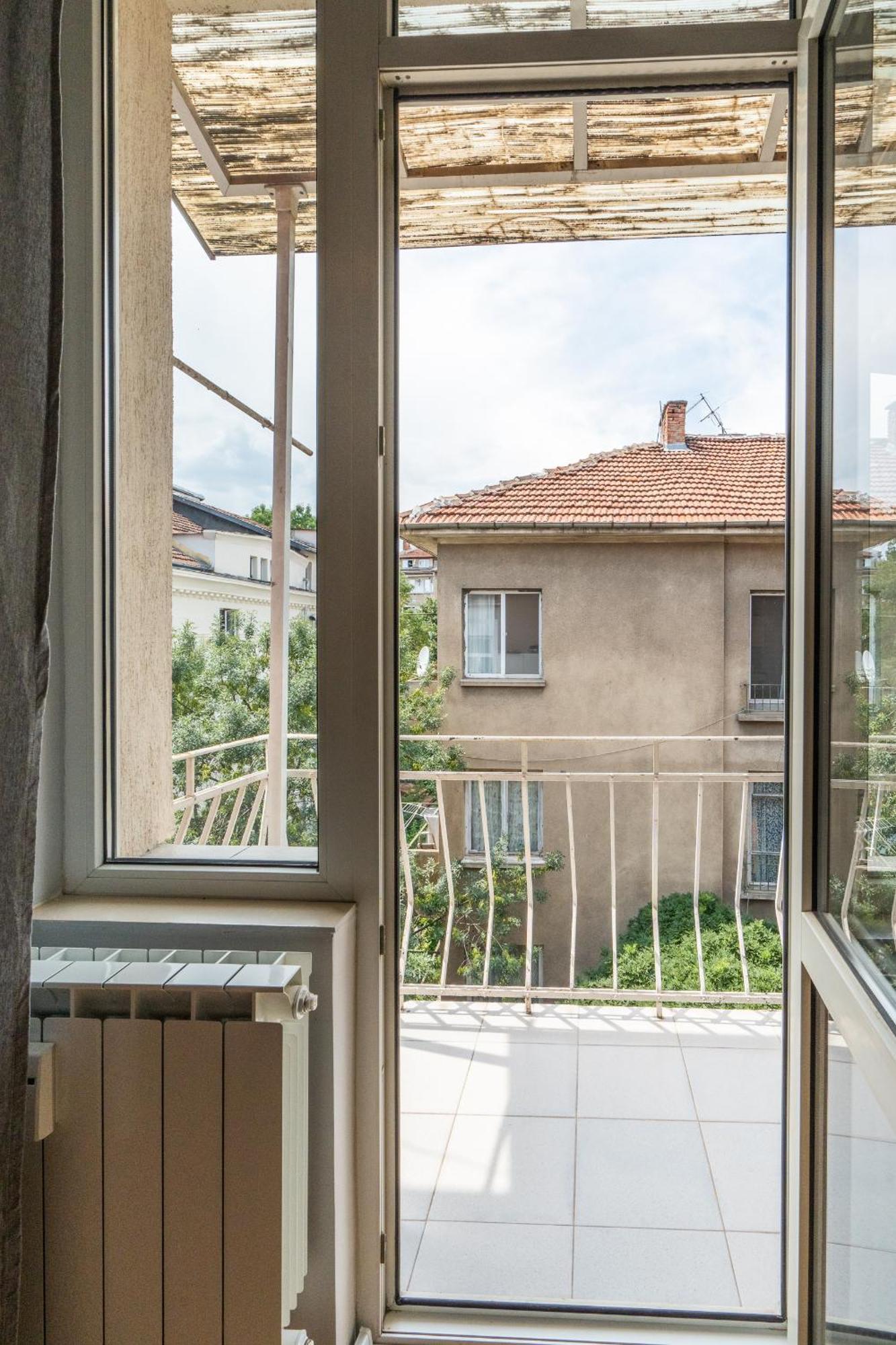 Downtown Apartment Eymi София Екстериор снимка