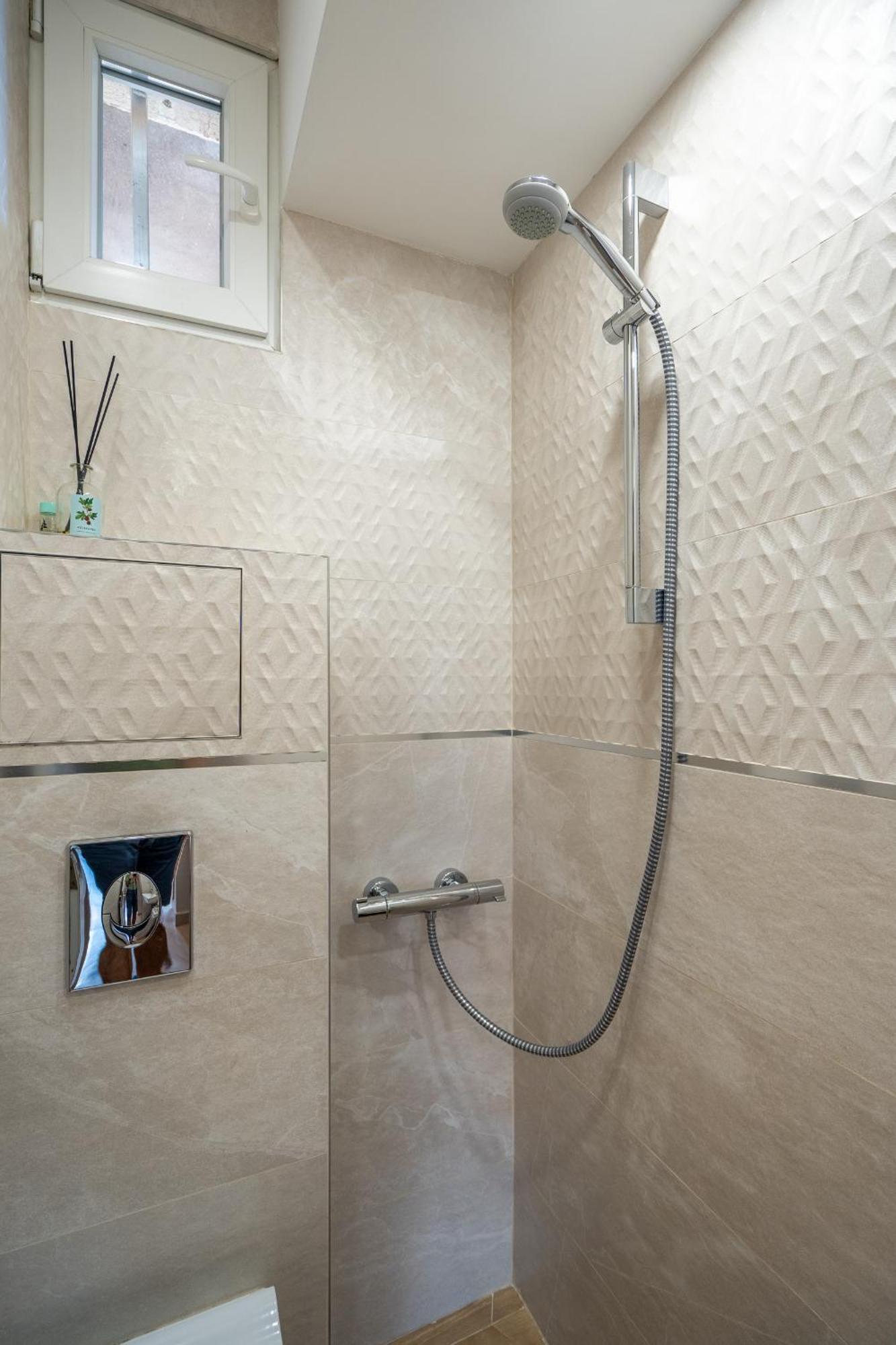 Downtown Apartment Eymi София Екстериор снимка