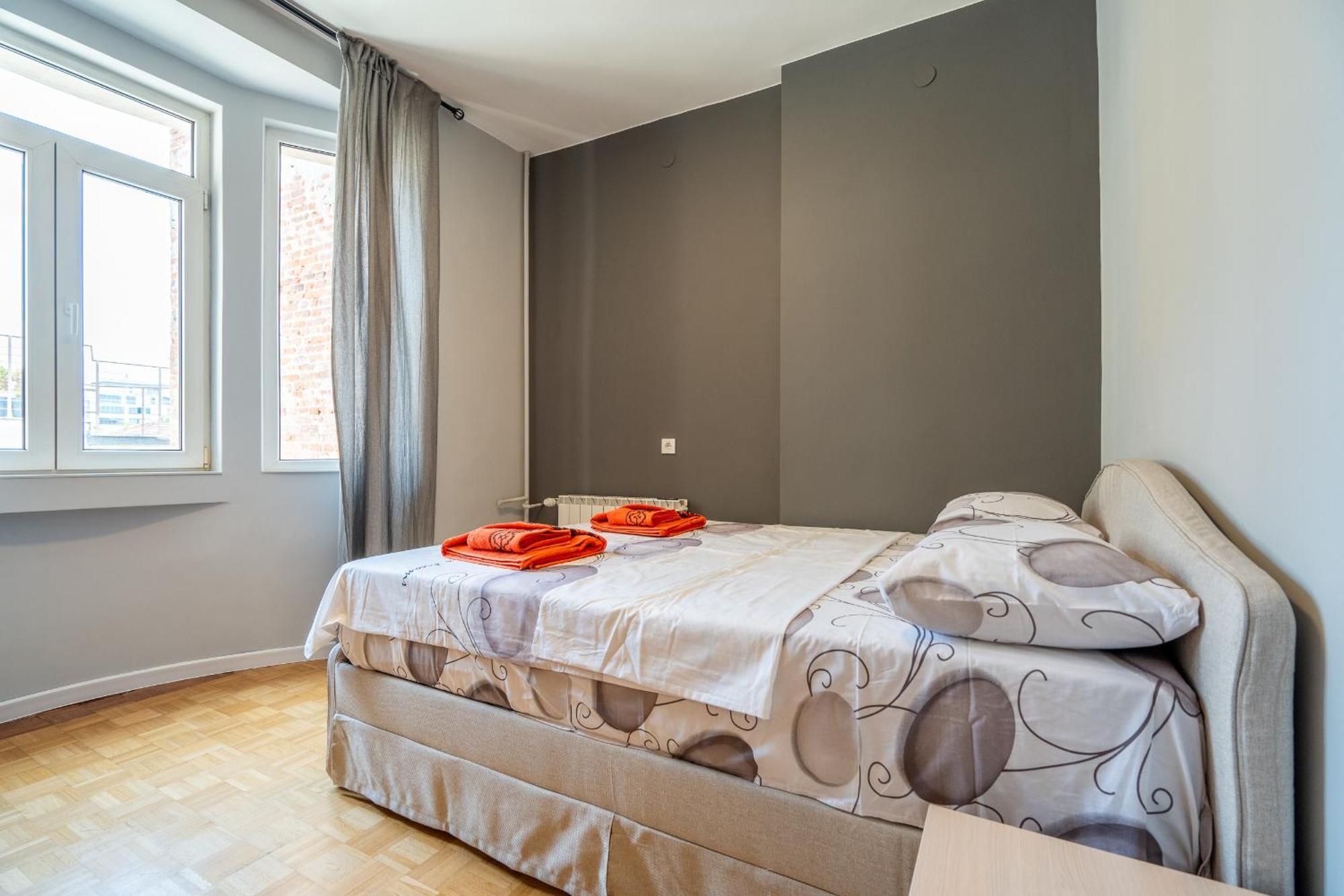 Downtown Apartment Eymi София Екстериор снимка
