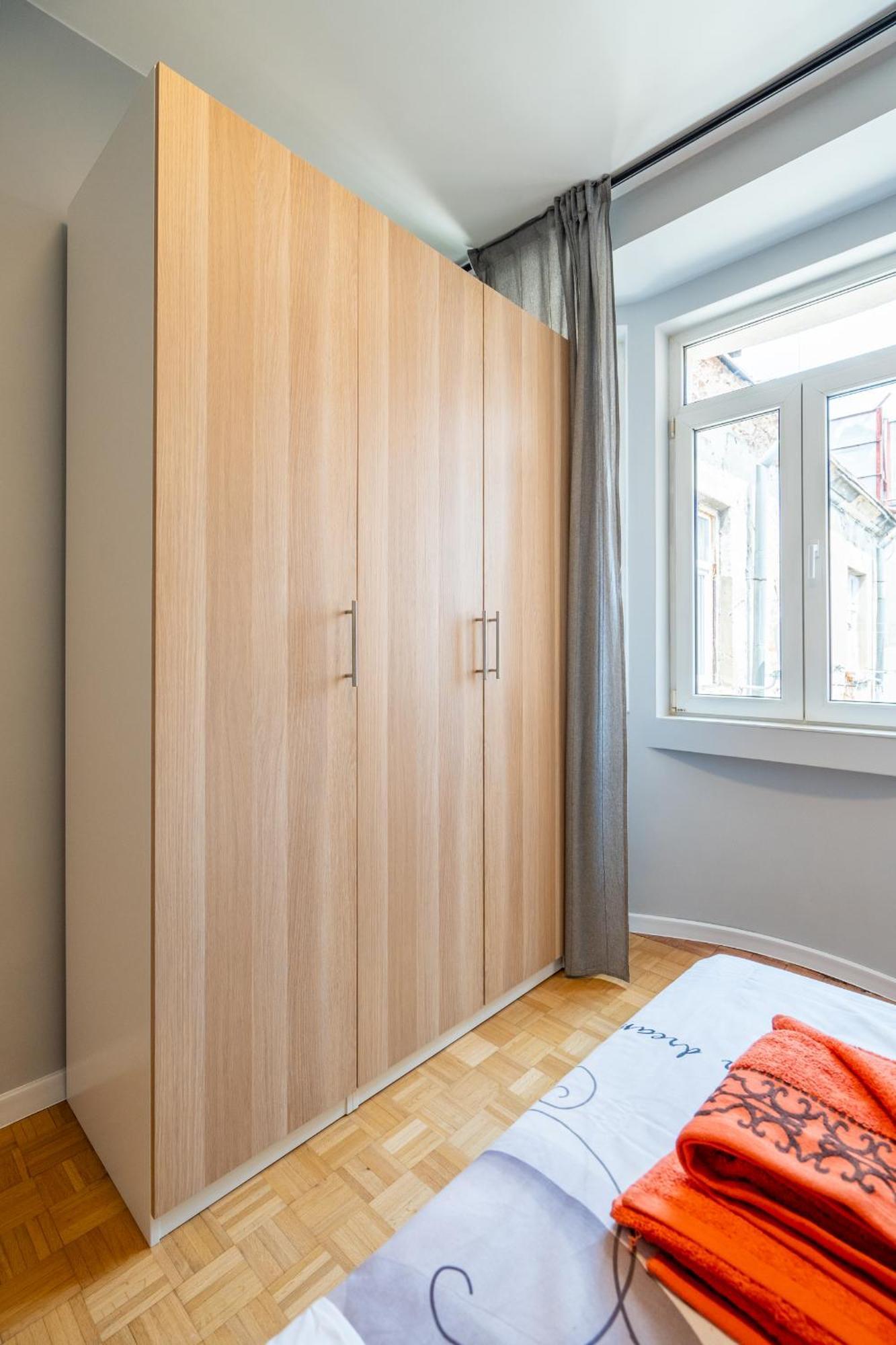 Downtown Apartment Eymi София Екстериор снимка