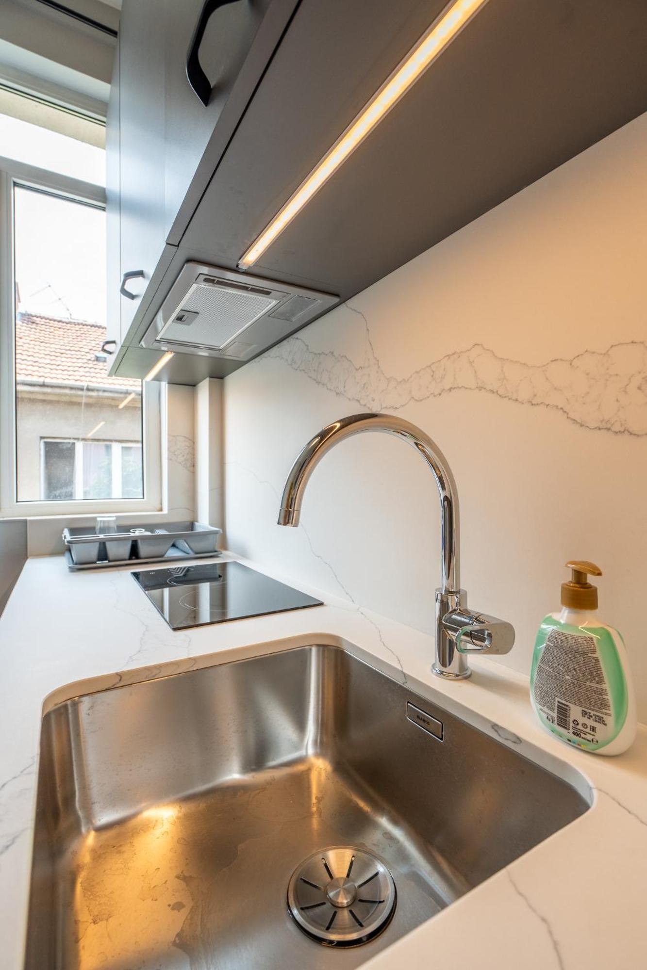 Downtown Apartment Eymi София Екстериор снимка
