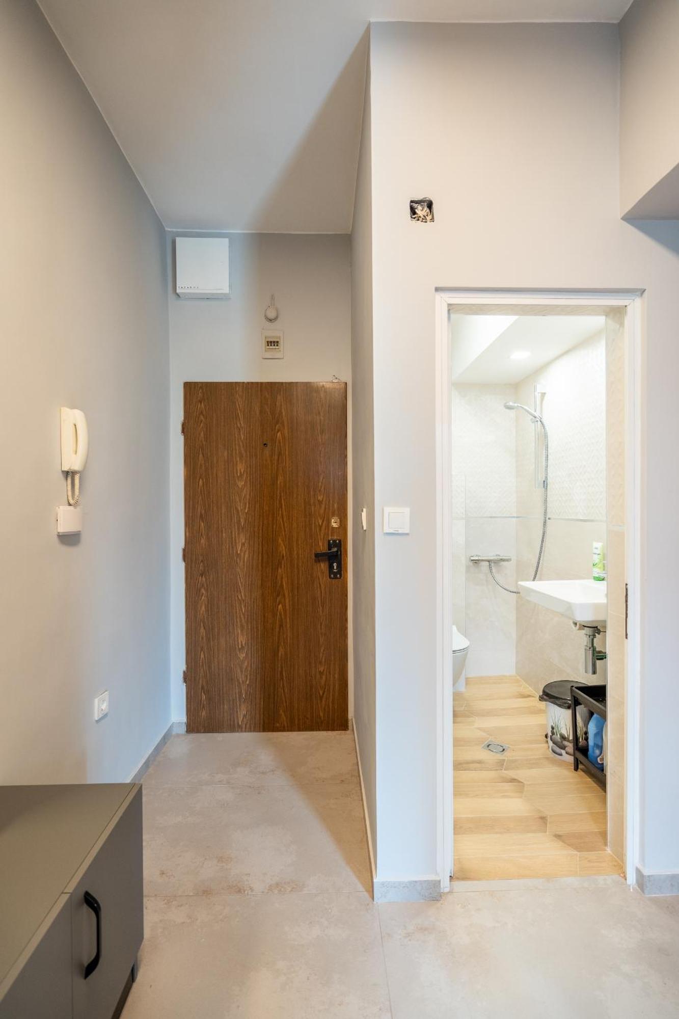 Downtown Apartment Eymi София Екстериор снимка