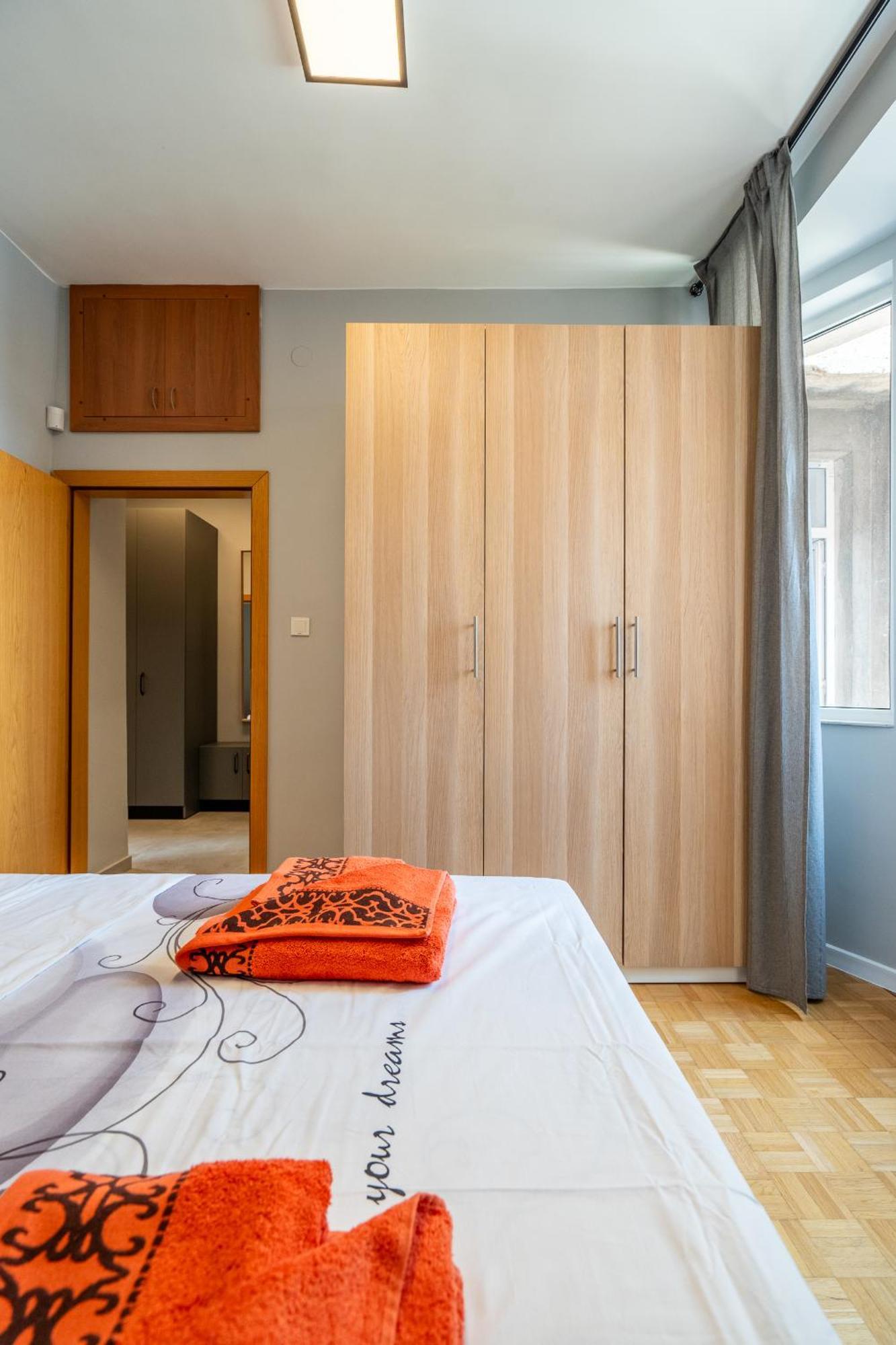 Downtown Apartment Eymi София Екстериор снимка