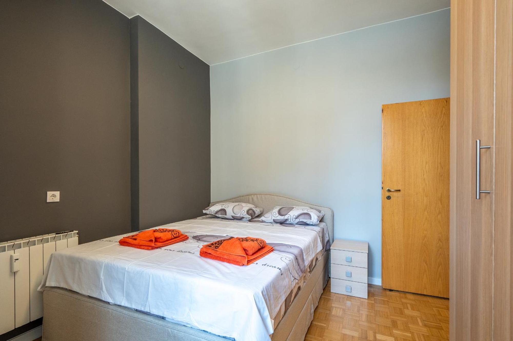 Downtown Apartment Eymi София Екстериор снимка