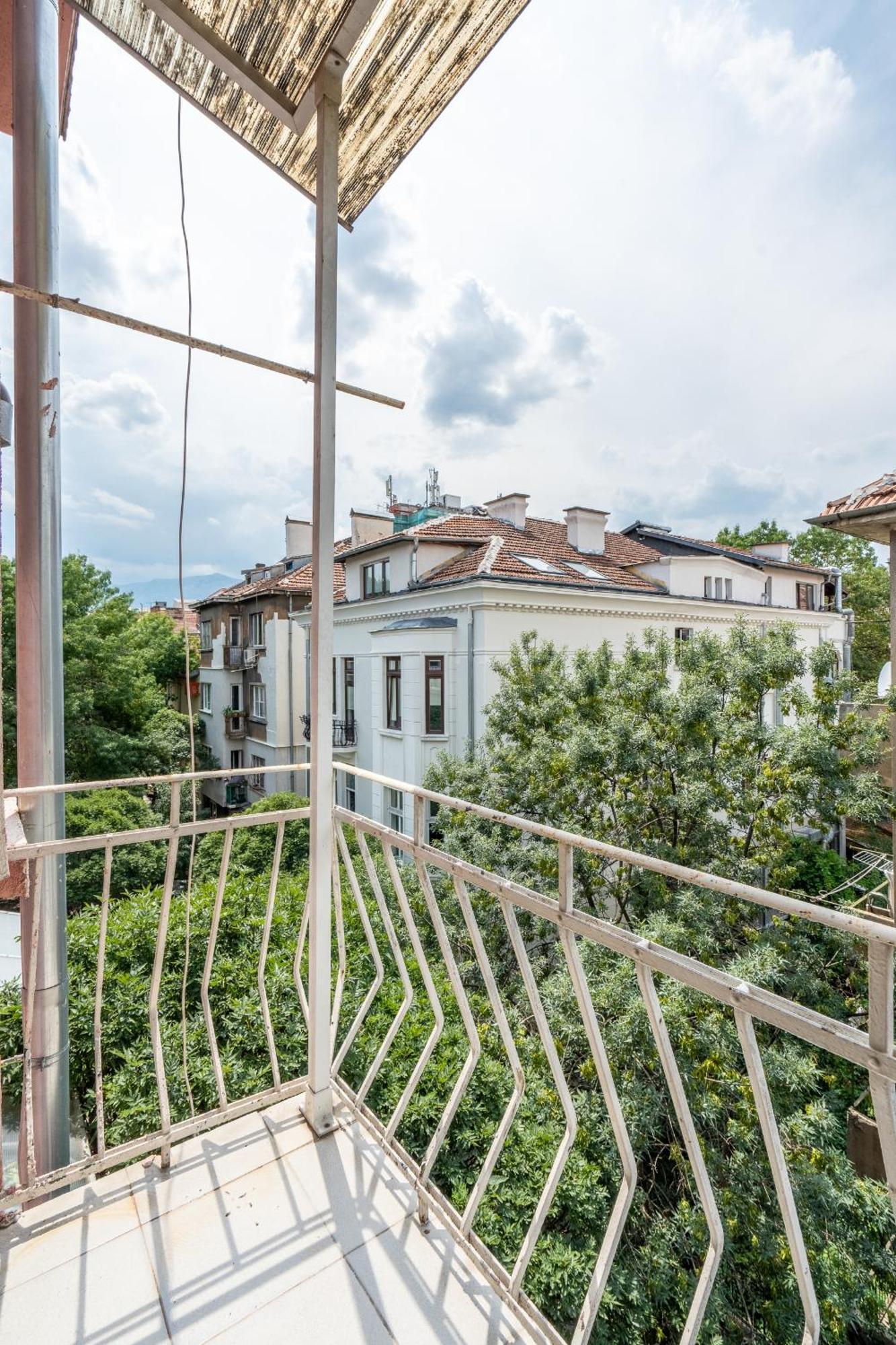 Downtown Apartment Eymi София Екстериор снимка