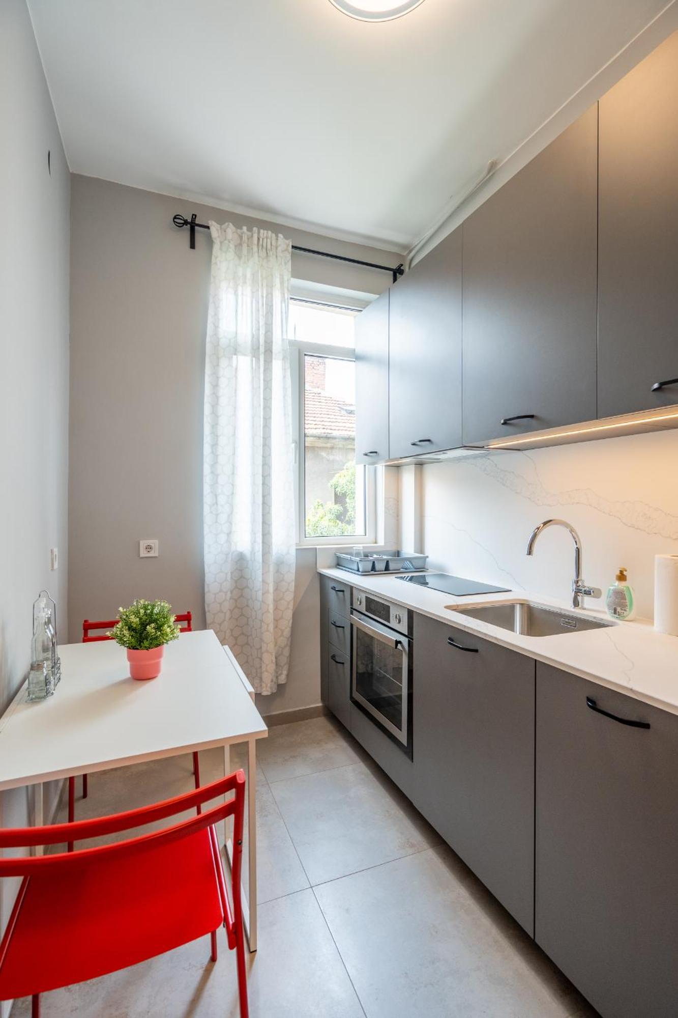 Downtown Apartment Eymi София Екстериор снимка