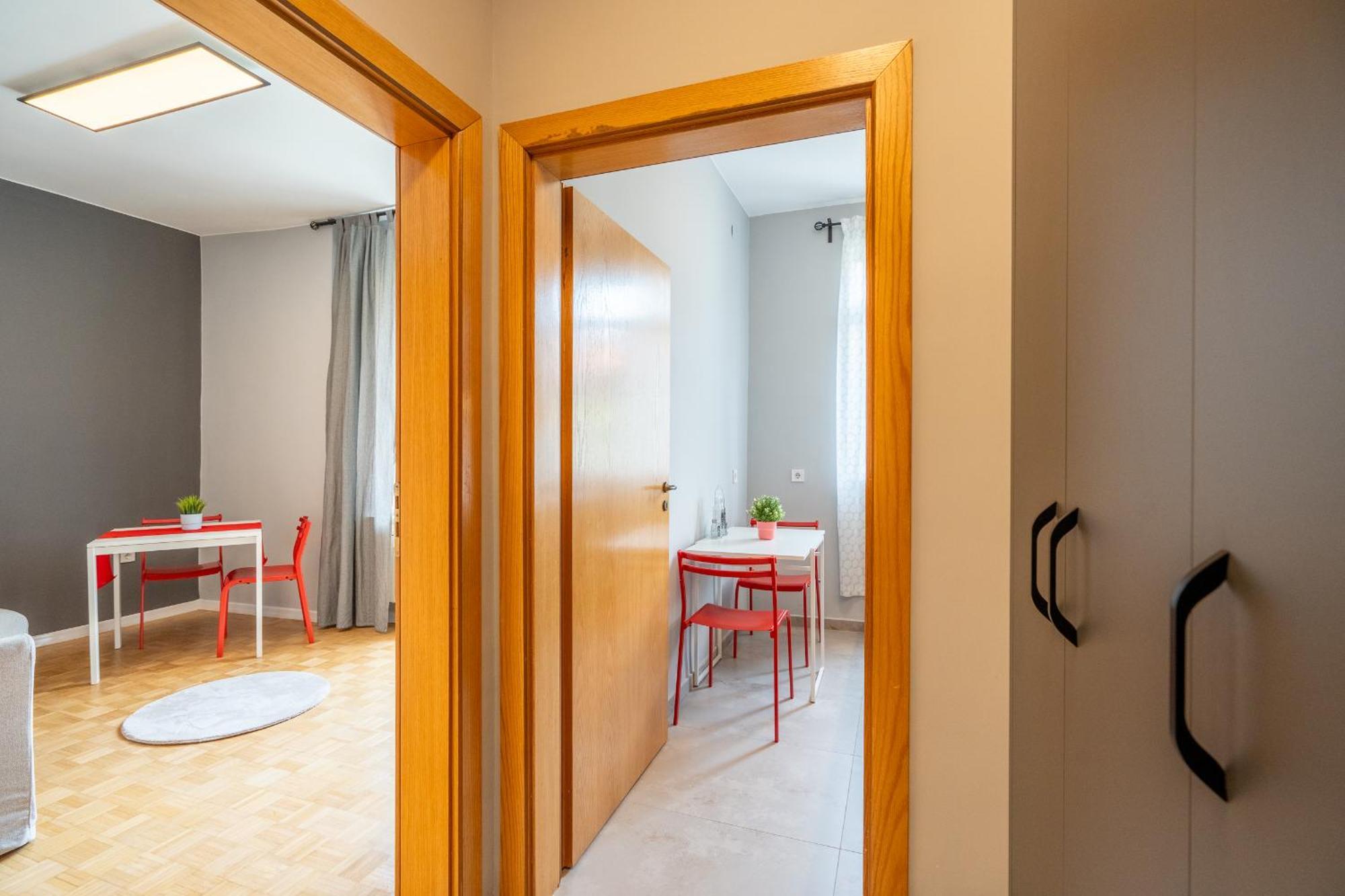Downtown Apartment Eymi София Екстериор снимка
