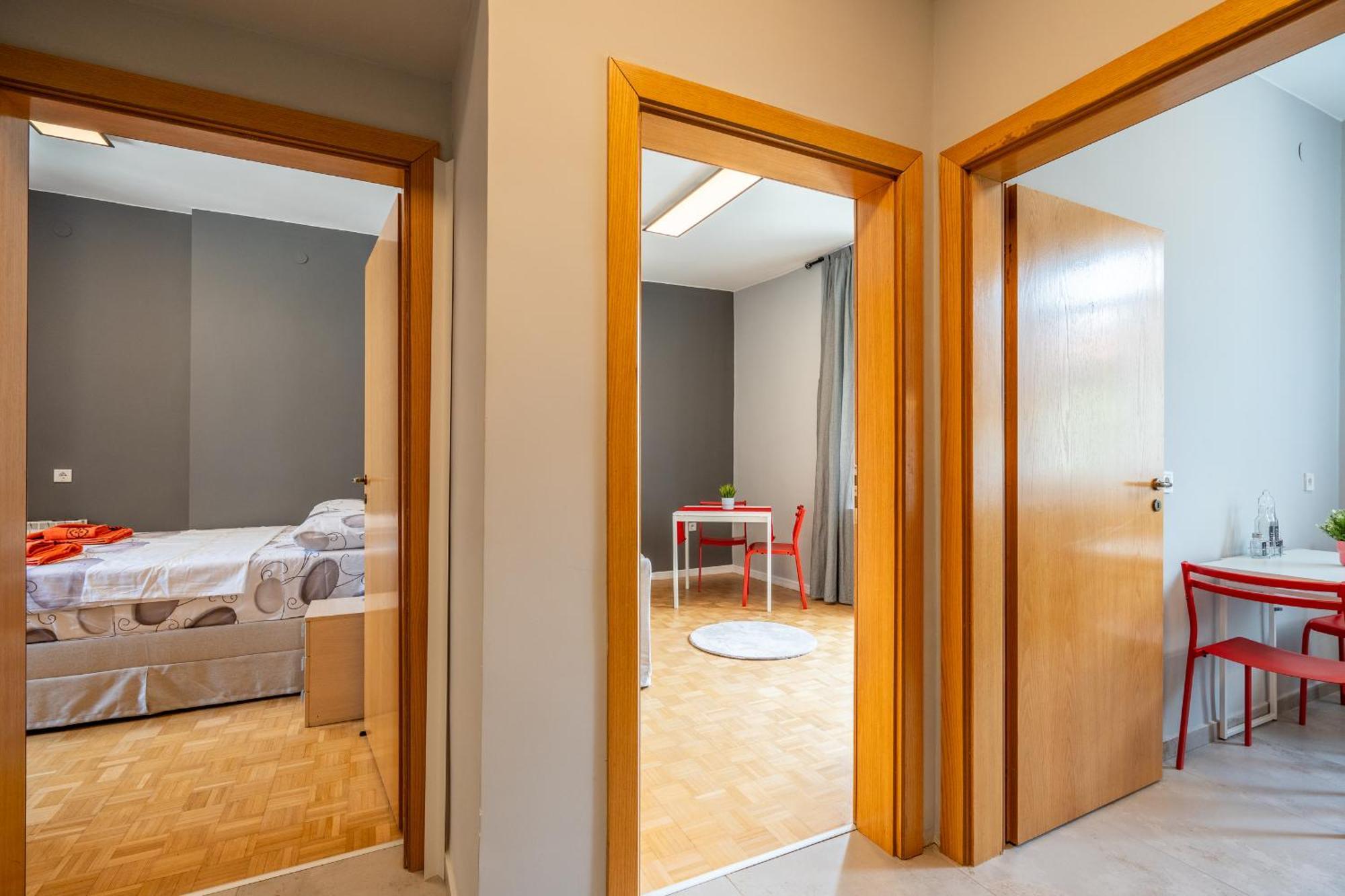 Downtown Apartment Eymi София Екстериор снимка